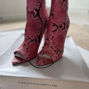 Steve Madden Conflict Pink Snake Shoes